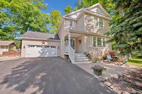 737 Camilla Boulevard, Lake Orion, MI 48362