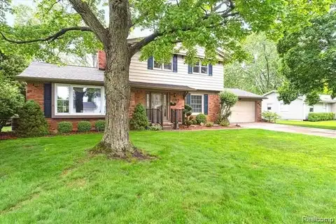 11217 WOODBRIDGE Drive, Grand Blanc, MI 48439