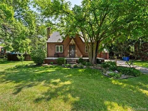 27904 Milton Avenue, Warren, MI 48092
