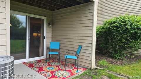 4882 Harbor Point Drive, Waterford, MI 48329