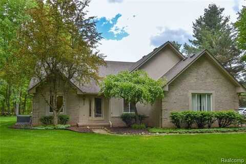 1600 Dorn Drive, Leonard, MI 48367