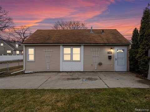 23462 CARLISLE Avenue, Hazel Park, MI 48030