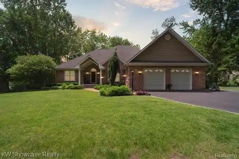 9120 PINEVIEW LAKE Drive, Linden, MI 48451