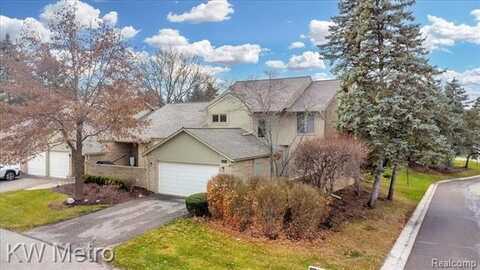 4013 Foxpointe Drive, West Bloomfield, MI 48323