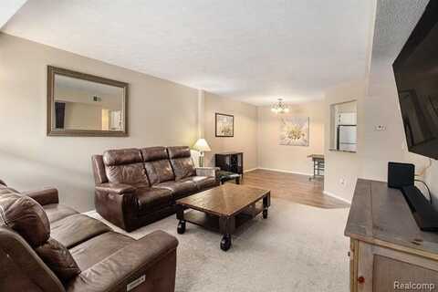 61216 GREENWOOD Drive, South Lyon, MI 48178