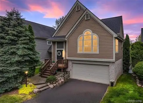 6532 TURTLE Walk, Clarkston, MI 48346