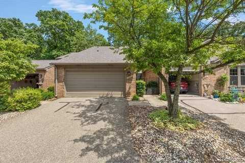 1691 Lodge Pole Lane, Rochester, MI 48309