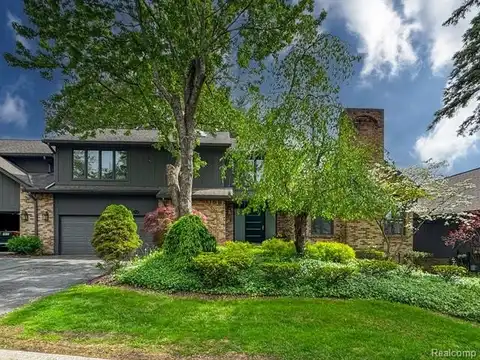 1915 PINE RIDGE Lane, Bloomfield Hills, MI 48302