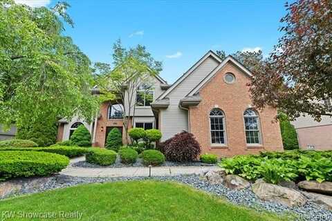 52890 Seven Oaks Drive, Shelby, MI 48316