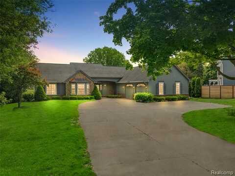385 JOSLYN Road, Lake Orion, MI 48362