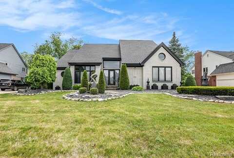 4322 Darlene Drive, Commerce Township, MI 48382