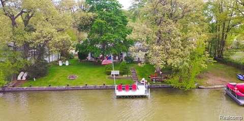 1786 Point Street, Commerce Township, MI 48382