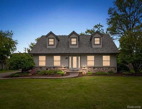 8380 COOLEY BEACH Drive, White Lake, MI 48386