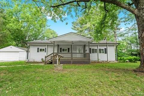 1060 Apple Blossom Drive, Howell, MI 48843