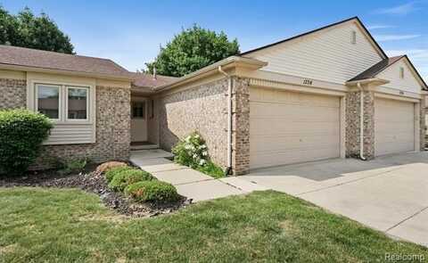 13716 Maple Grove Avenue, Shelby, MI 48315