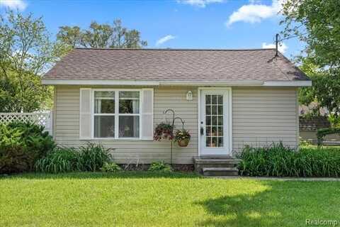 501 Front Street, Holly, MI 48442