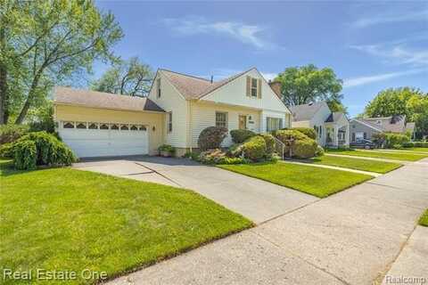 2209 RIDGEMONT Road, Grosse Pointe Woods, MI 48236