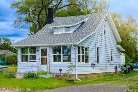 1815 E Lake Drive, Novi, MI 48377