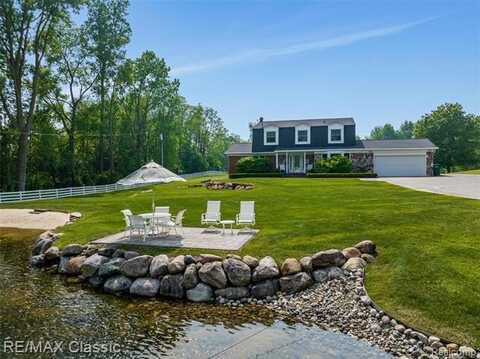 8173 Earhart Road, South Lyon, MI 48178