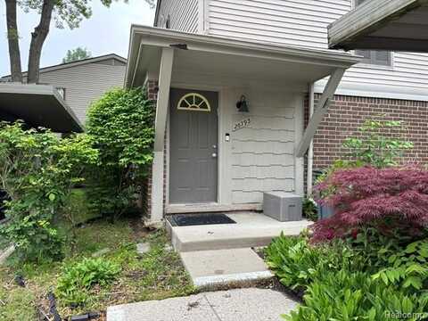 26793 Farmbrook Villa Drive, Southfield, MI 48034