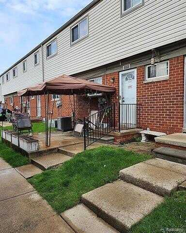 20743 Washington Street, Roseville, MI 48066