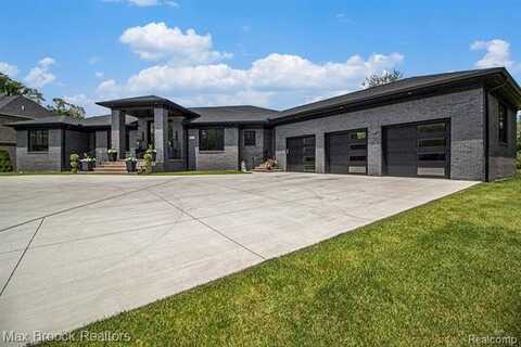 2682 Walnut Lake Road, West Bloomfield, MI 48323