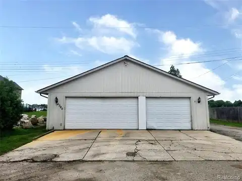 4390 Cass Elizabeth Road, Waterford, MI 48328