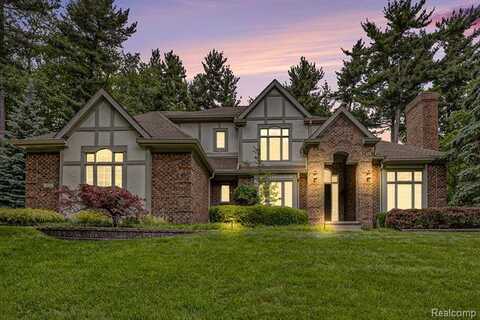 3050 High Hillcrest Drive, Howell, MI 48843