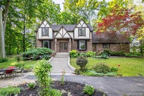 55535 WOODY Lane, South Lyon, MI 48178