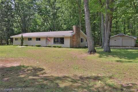 10475 W Higgins Lake Drive, Roscommon, MI 48653