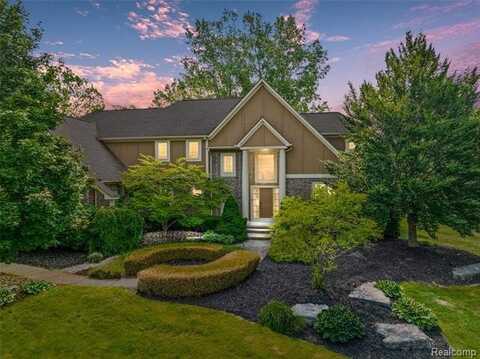8897 Stoney Creek Drive, South Lyon, MI 48178