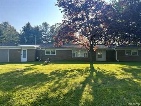 205 Sterling Drive, Lapeer, MI 48446