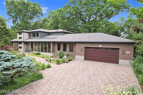 15349 Lakeside Street, Plymouth, MI 48170