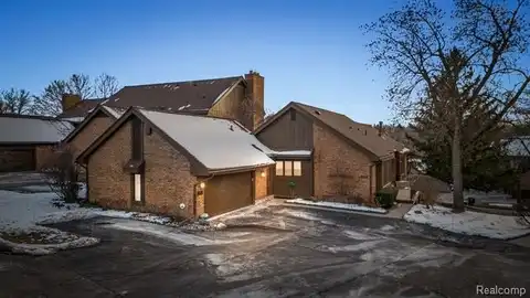 1869 CHIPPING Way, Bloomfield Hills, MI 48302