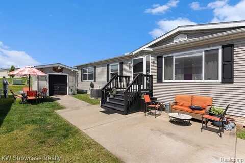 2848 Boulder Ridge Trail Drive, Milford, MI 48380