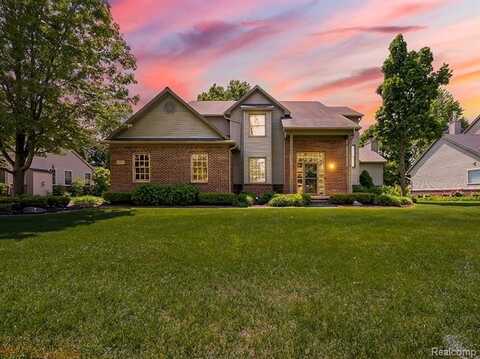 8595 Eastway Drive, White Lake, MI 48386
