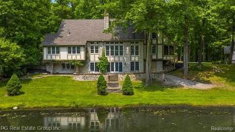 2536 ADDISON HILLS Court, Oxford, MI 48370