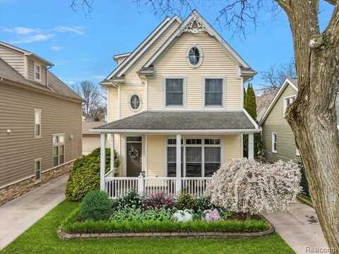 675 Davis Avenue, Birmingham, MI 48009