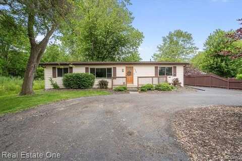 20558 Meridian Road, Grosse Ile, MI 48138
