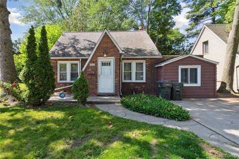 21612 Harper Lake Avenue, Clinton Township, MI 48080