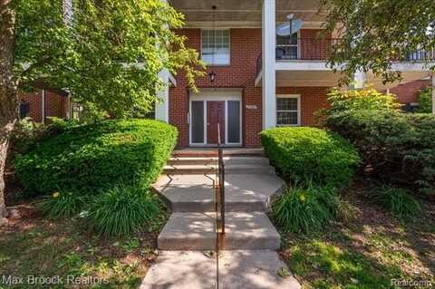 27580 W Echo Valley, Farmington Hills, MI 48334
