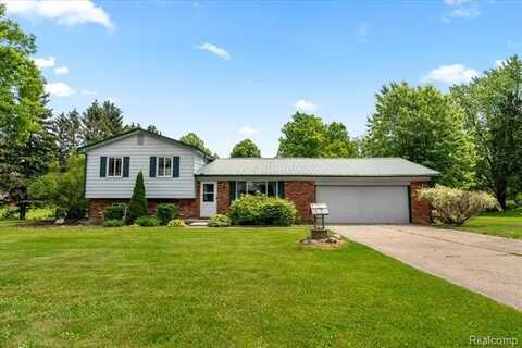 10442 Lafollette Drive, Brighton, MI 48114