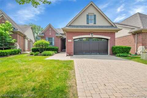 5716 Pembrooke Crossing, West Bloomfield, MI 48322
