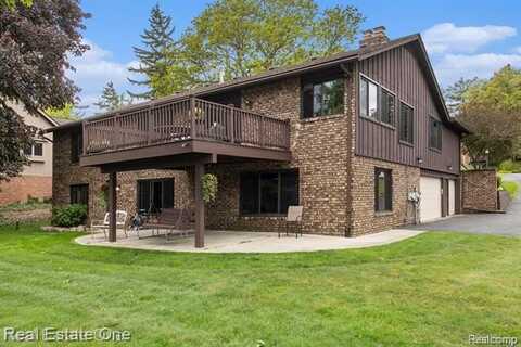 4976 LEDGEWOOD Drive, Commerce Township, MI 48382