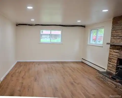 46254 CUSTER Avenue, Utica, MI 48317