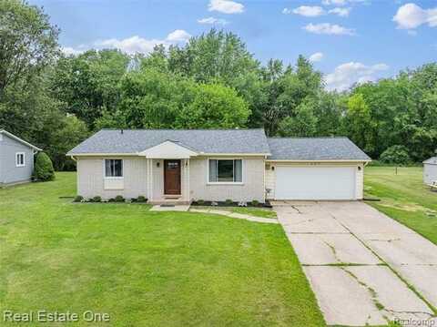 207 W Peterson Drive, Brighton, MI 48114