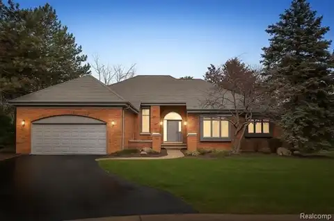 2729 Glenbrooke Court, Bloomfield Hills, MI 48302