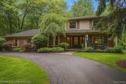 11187 Shadywood Drive, Brighton, MI 48114