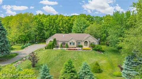 946 ADAMS Road, Milford, MI 48381