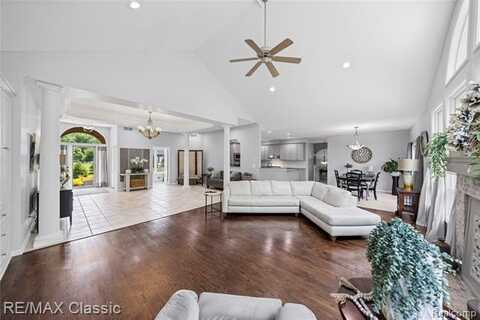 946 ADAMS Road, Milford, MI 48381